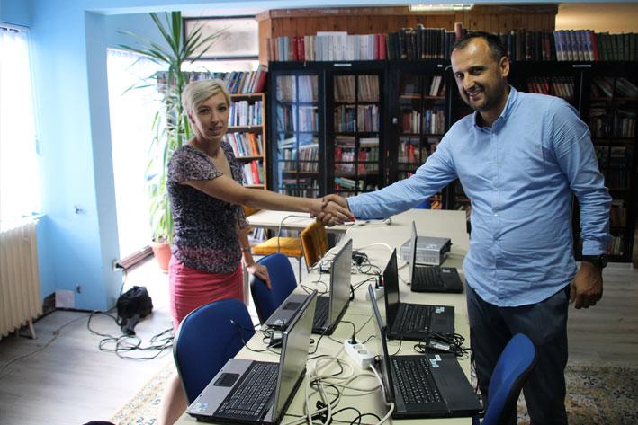 Eastern Mining donates laptops to the General Library of Vareš